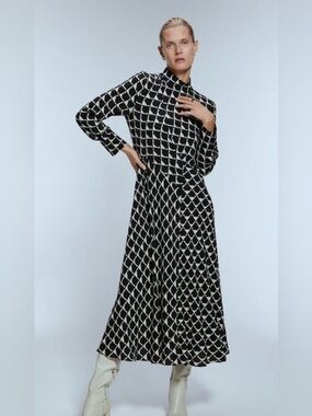 Zara Black White Geometric Print Mock Neck Midi/ Maxi  Dress Long Sleeve Size M